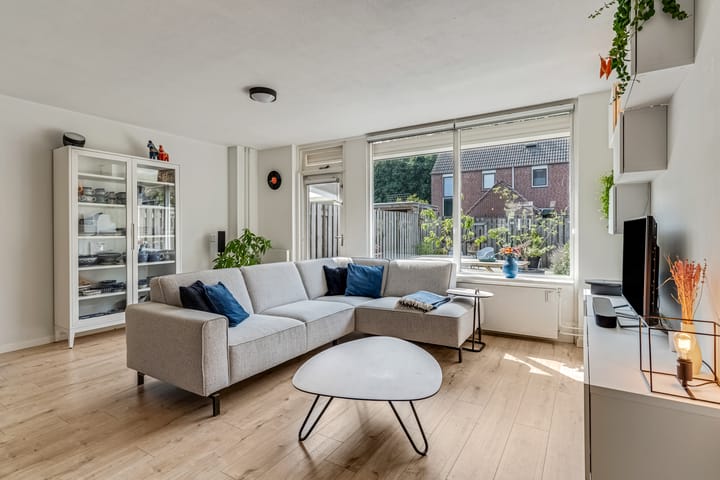 Photo 2 of Allebéstraat 3