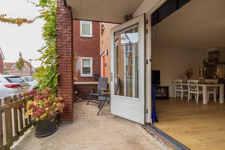 Foto 24 van B.G.J. Berntzenstraat 9