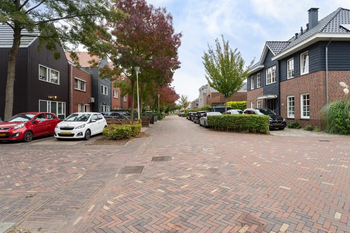 Photo 11 of Gele Lis 156