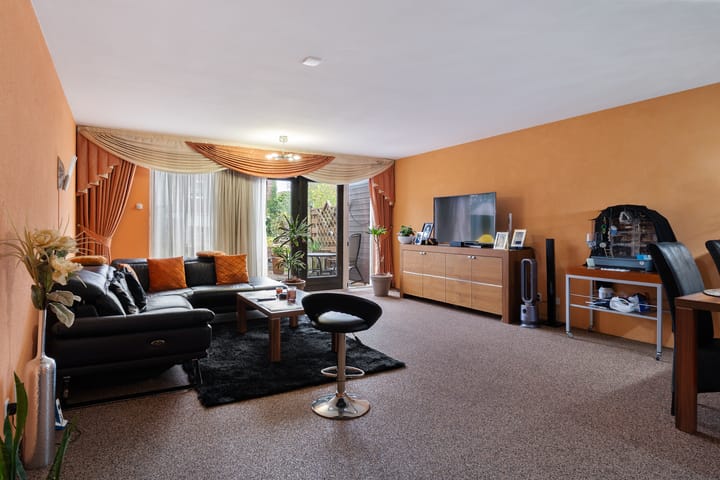 Photo 20 of Gele Lis 156