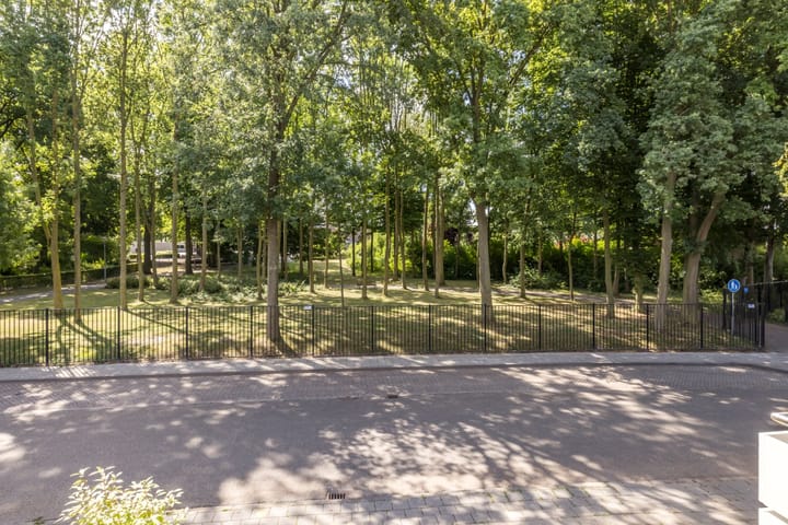 Foto 3 van Burg. Smeetsstraat 30