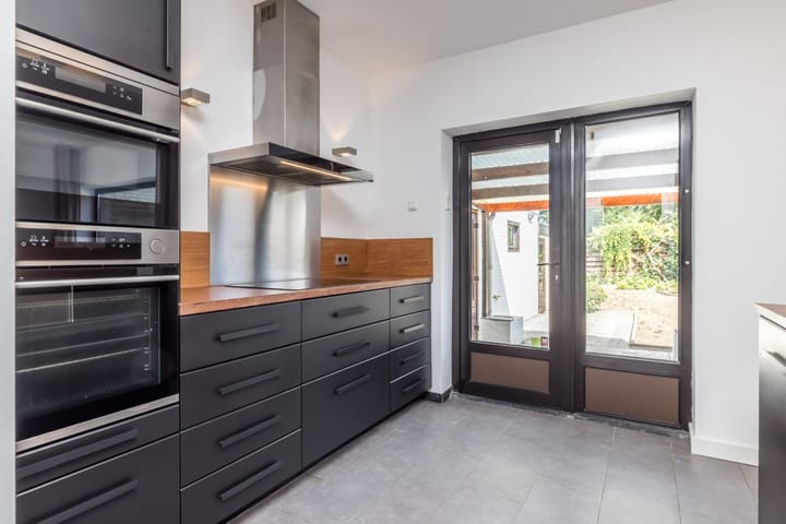 Photo 9 of Burg. Smeetsstraat 30