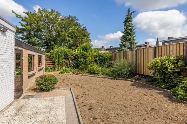 Photo 20 of Burg. Smeetsstraat 30