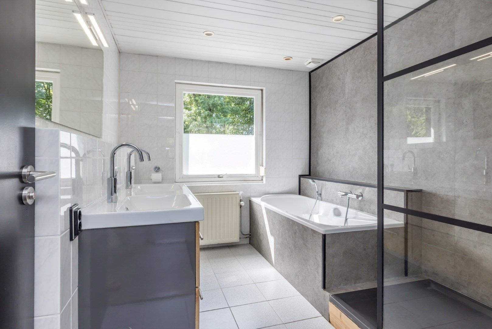 Foto 27 van Burg. Smeetsstraat 30