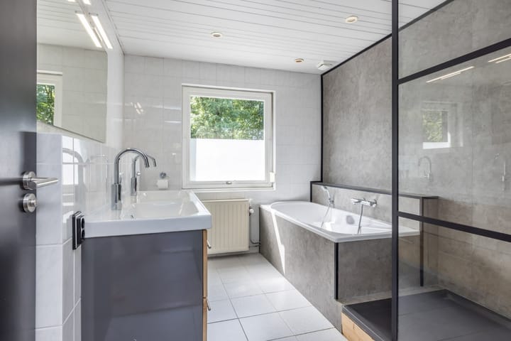 Photo 27 of Burg. Smeetsstraat 30