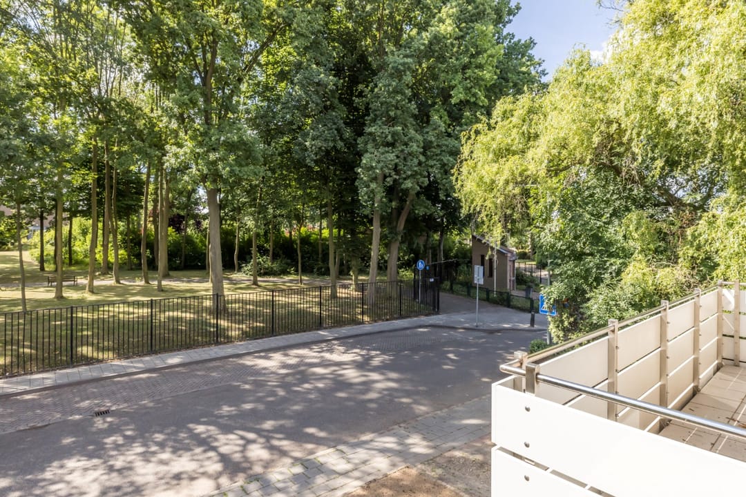 Foto 32 van Burg. Smeetsstraat 30