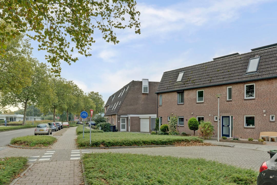 Foto 2 van 't Hoge Eind 82