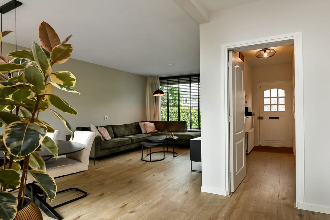 Photo 2 of Verhulststraat 4