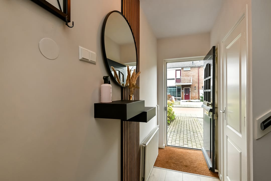 Photo 8 of Verhulststraat 4