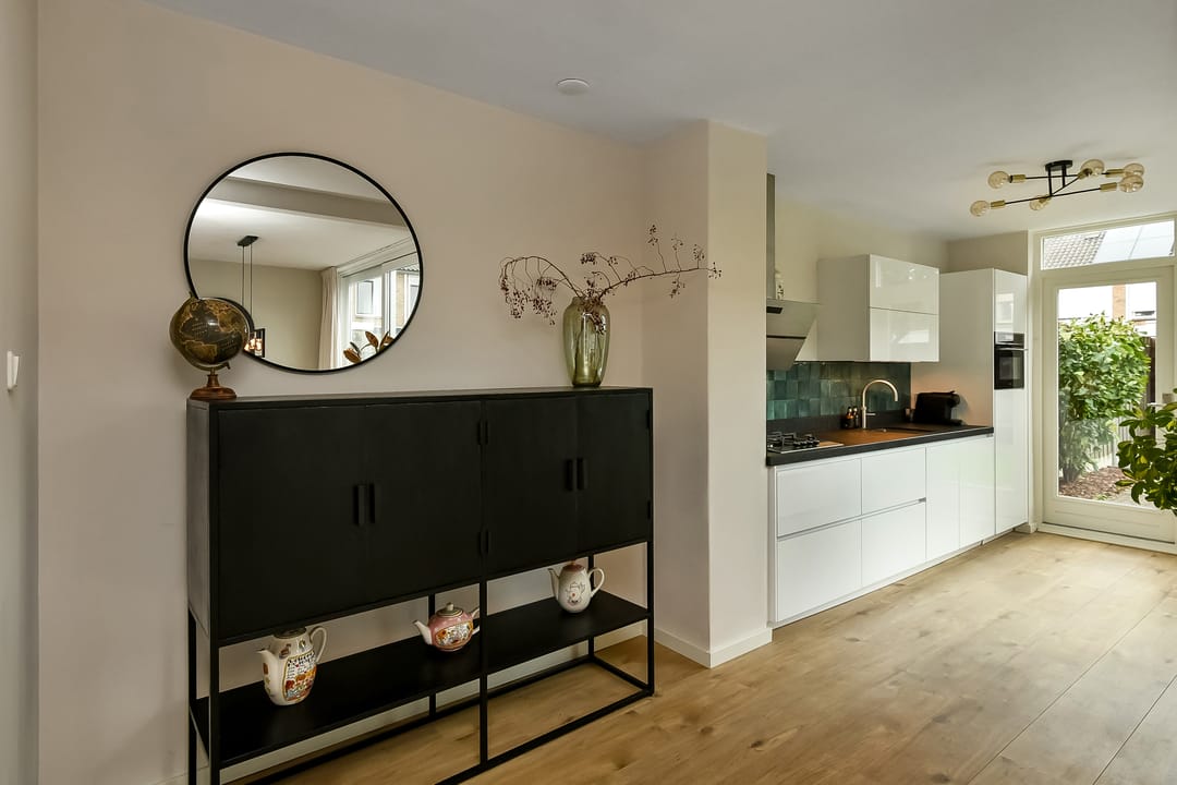 Photo 13 of Verhulststraat 4