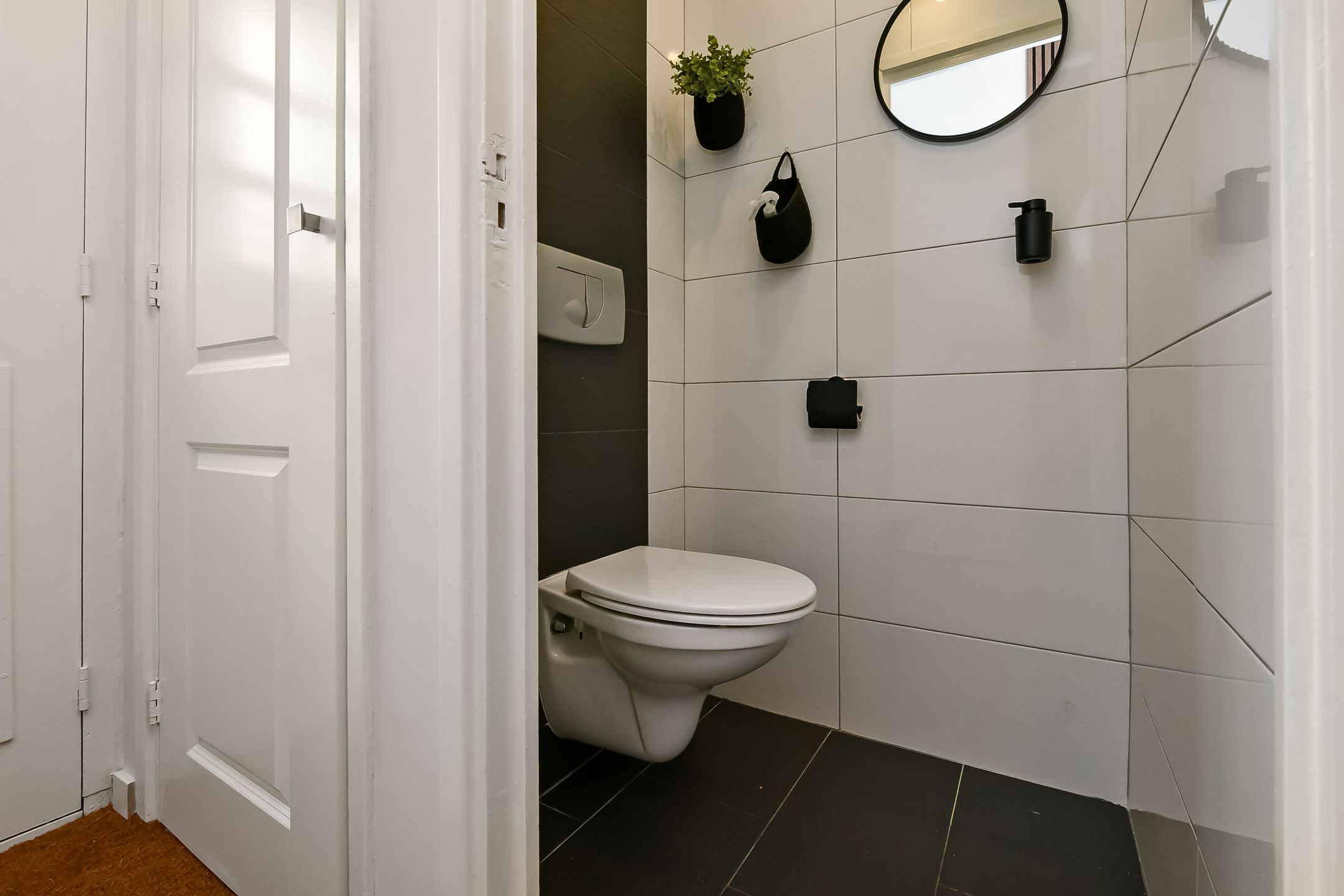 Photo 18 of Verhulststraat 4