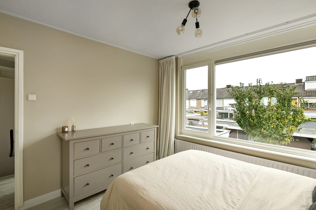 Photo 22 of Verhulststraat 4