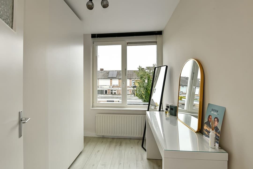 Photo 28 of Verhulststraat 4