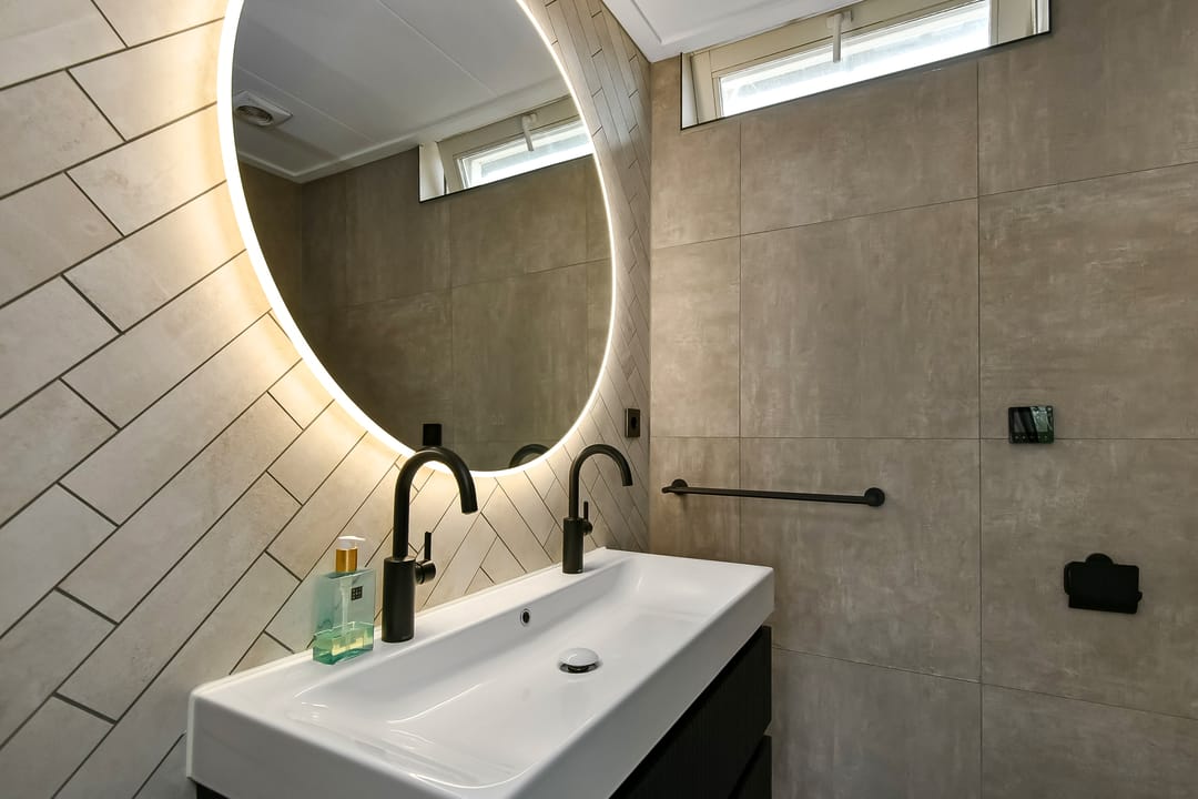 Photo 32 of Verhulststraat 4