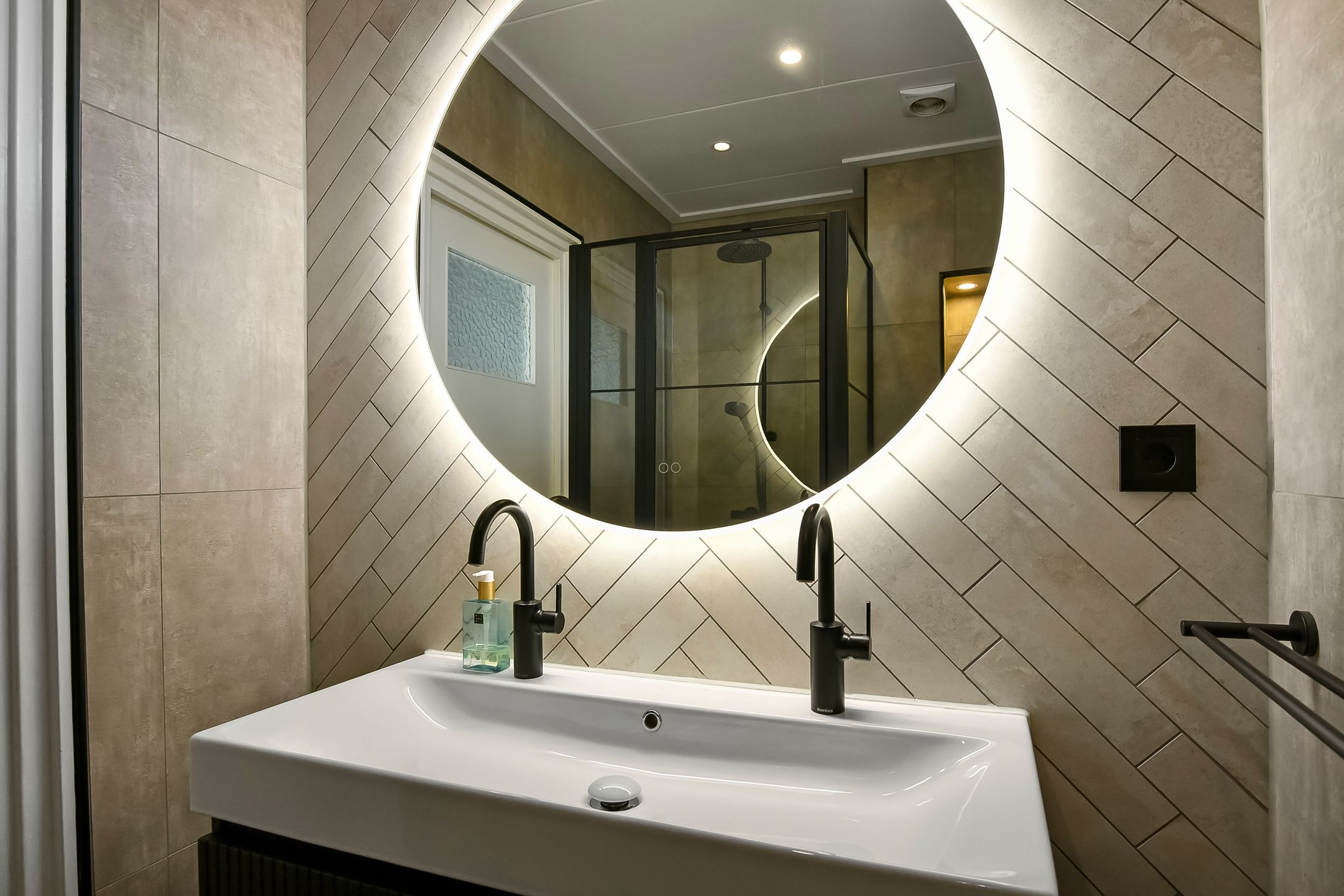 Photo 33 of Verhulststraat 4