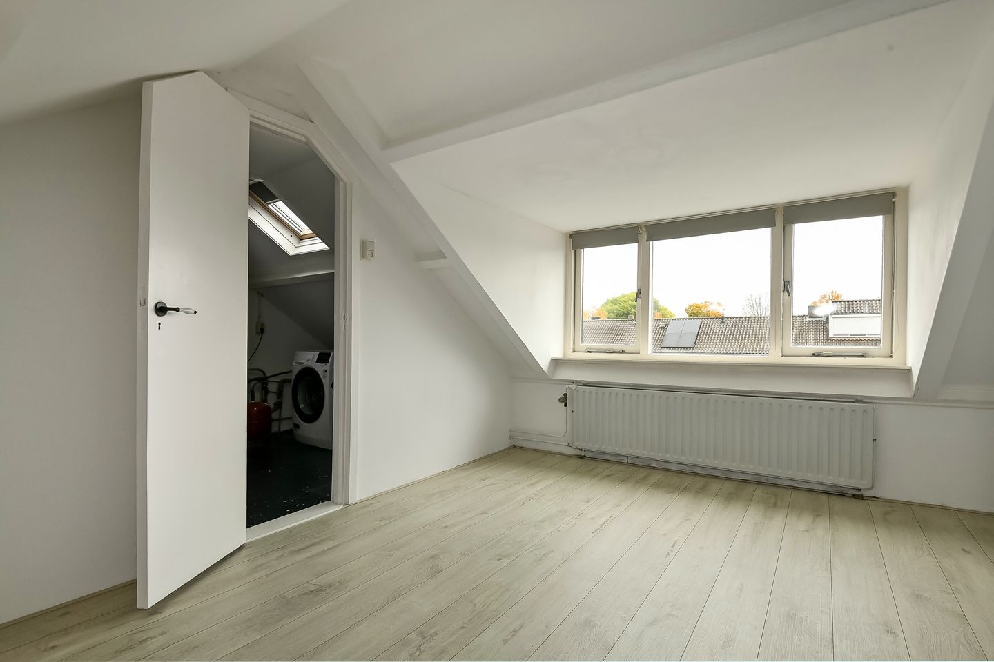 Photo 34 of Verhulststraat 4