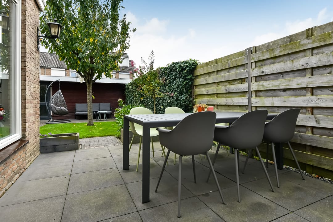 Photo 37 of Verhulststraat 4