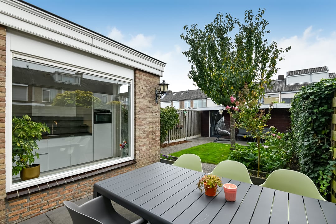 Photo 38 of Verhulststraat 4