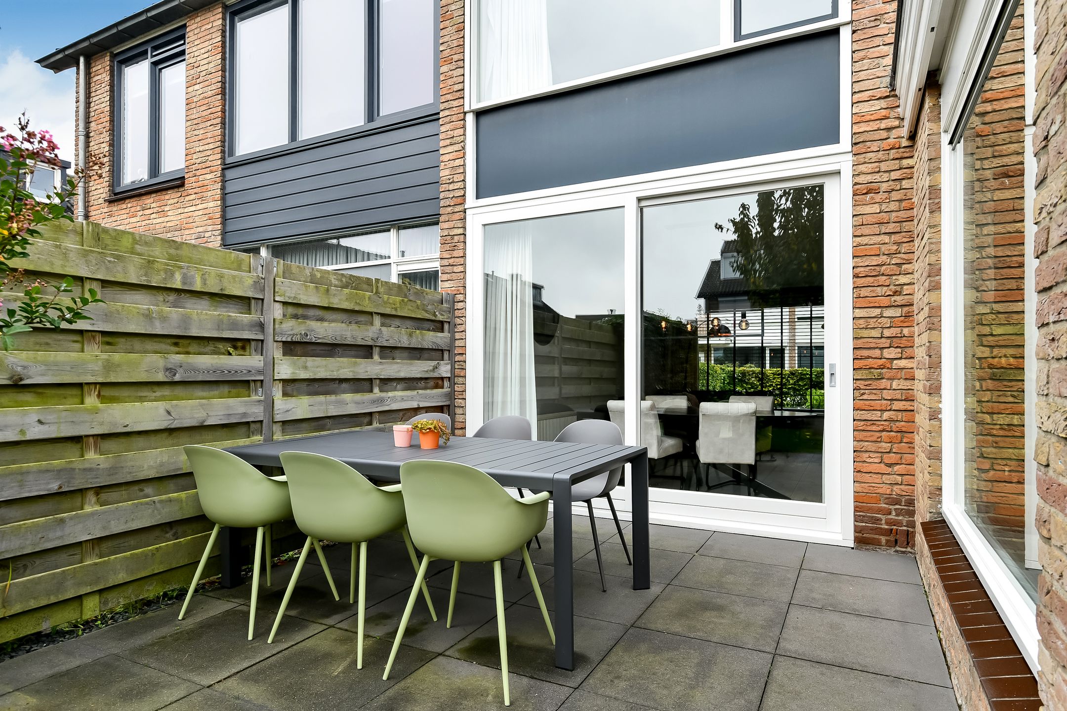 Photo 39 of Verhulststraat 4