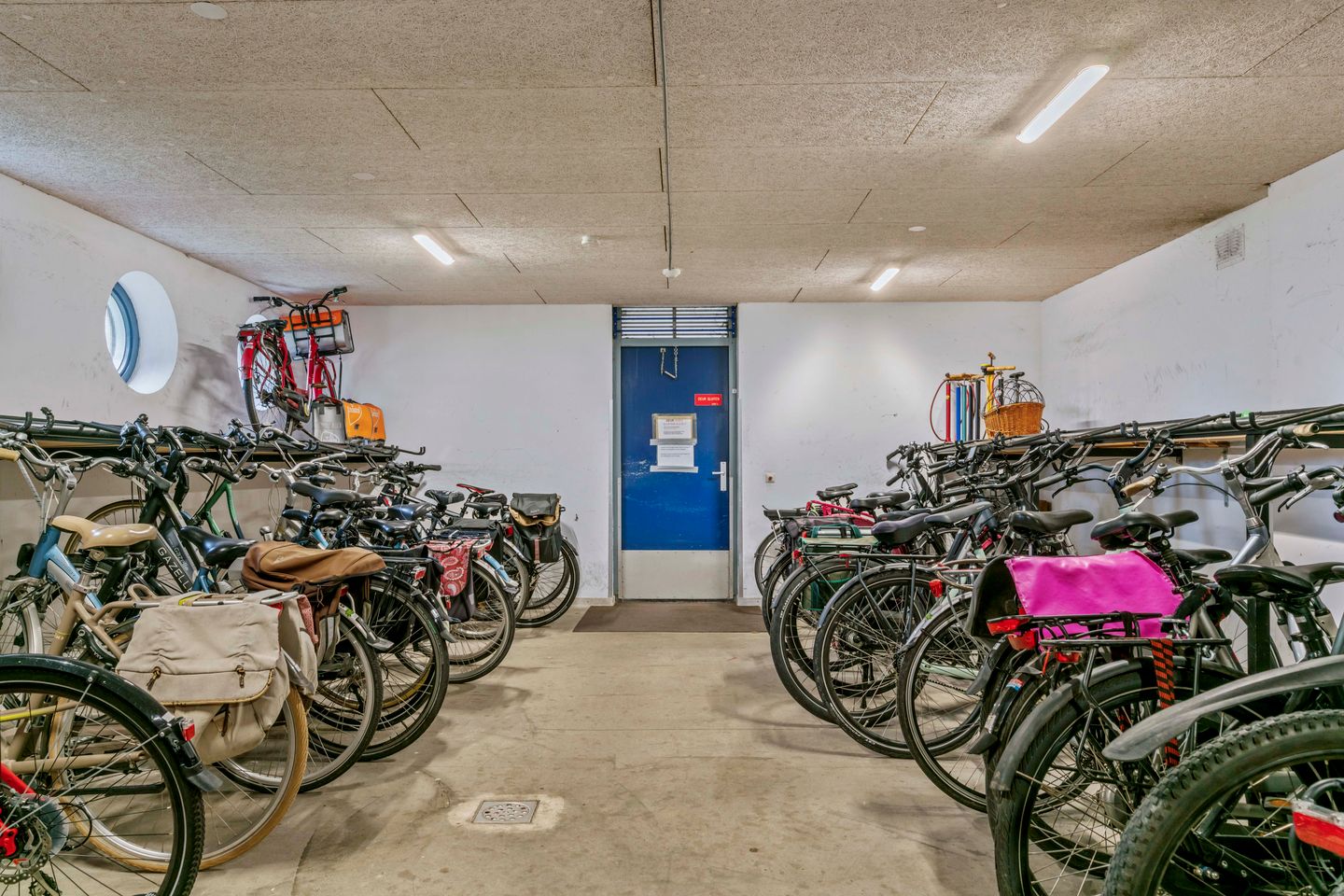 Photo 25 of Brugstraat 23