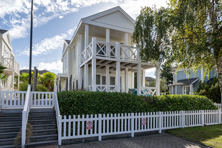 Photo 2 of Nieuwe Zeedijk 1-K003