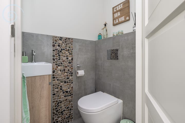 Photo 6 of Nieuwe Zeedijk 1-K003