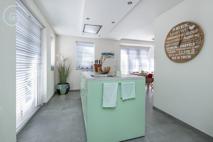 Photo 14 of Nieuwe Zeedijk 1-K003