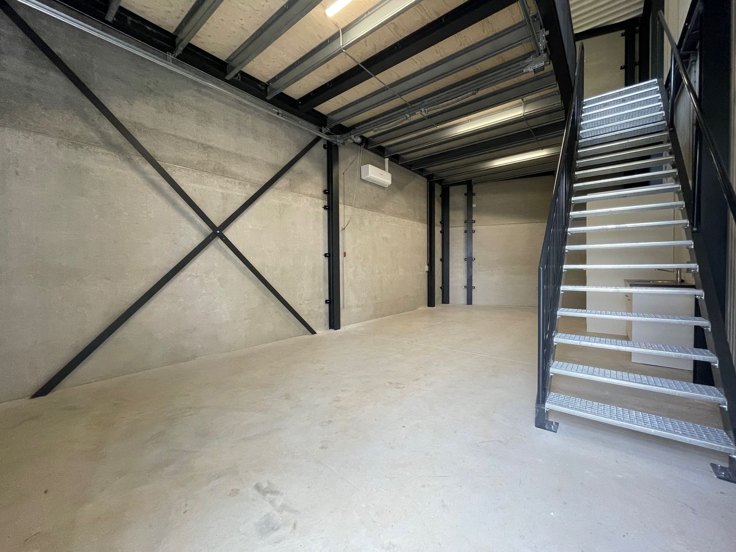 View photo 4 of Arendstraat 11