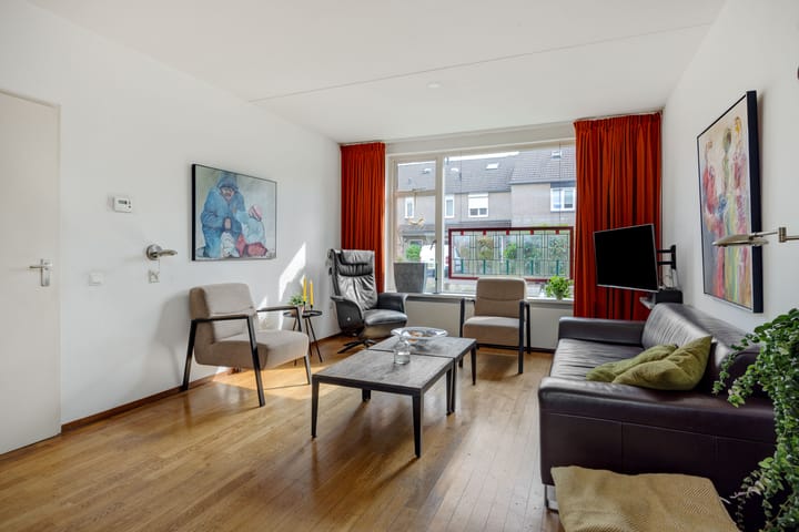 Photo 4 of Regent Smitsstraat 11