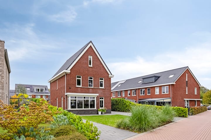 Photo 5 of Karmijn 56