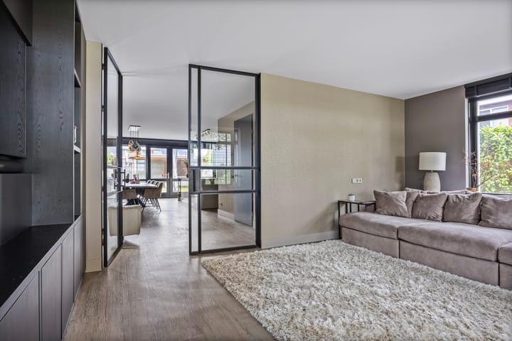 Photo 10 of Karmijn 56