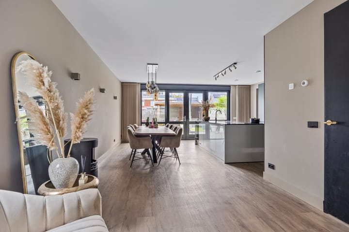 Photo 11 of Karmijn 56