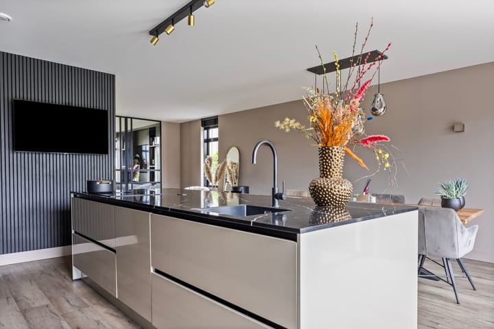 Photo 14 of Karmijn 56