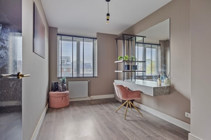 Photo 20 of Karmijn 56