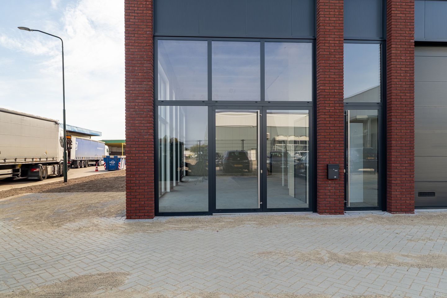 Bekijk foto 4 van Industrieweg 10