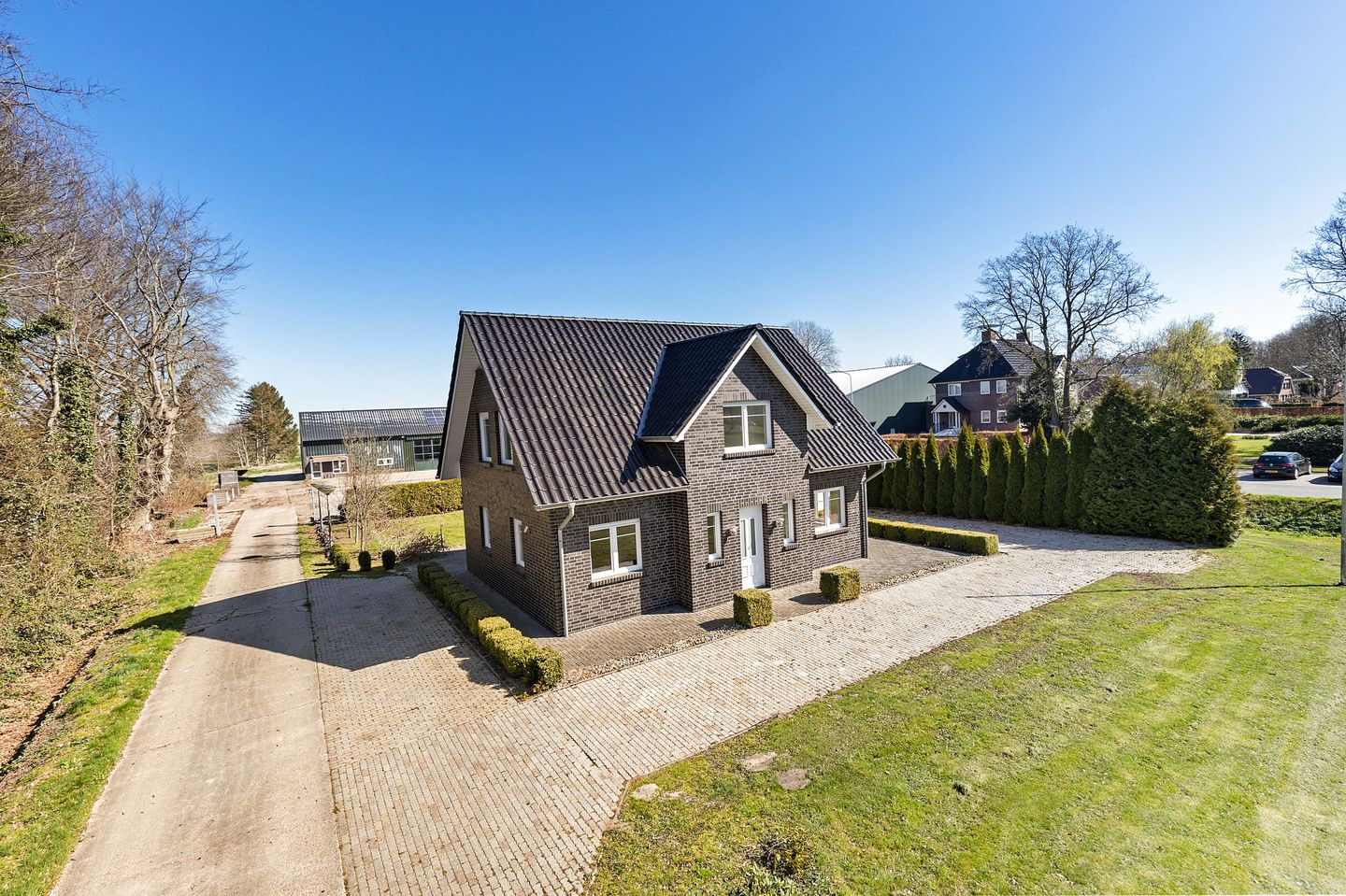 Bekijk foto 2 van Winschoterweg 18