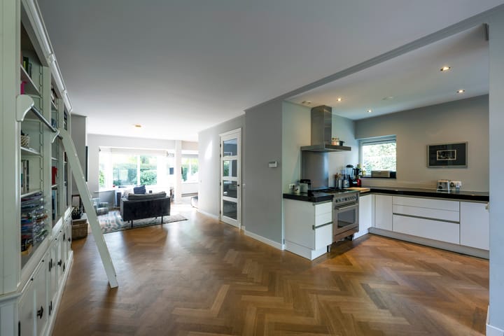 Photo 17 of Wally Moesweg 12