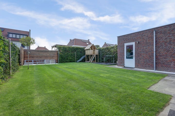 Photo 42 of Plataan 3