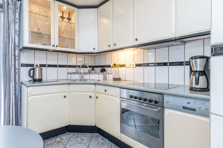 Photo 16 of Schoutstraat 14