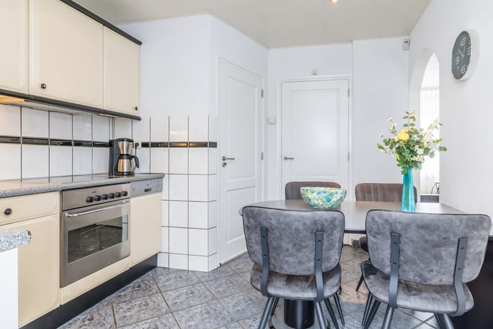 Photo 17 of Schoutstraat 14