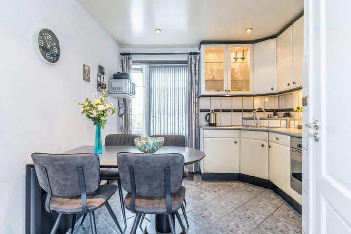 Photo 18 of Schoutstraat 14