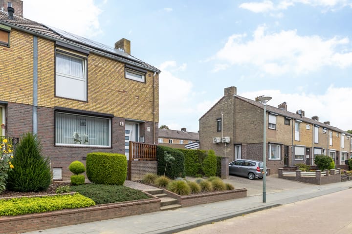 Photo 38 of Schoutstraat 14