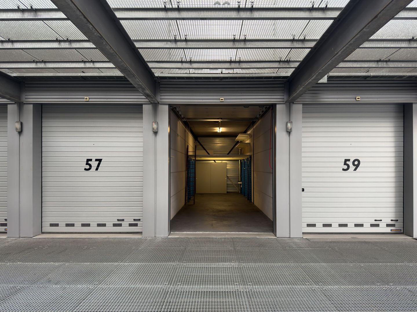 Bekijk foto 1 van Grote Esch 830-B58