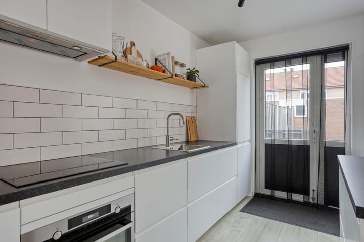 Photo 16 of Weteringstraat 42