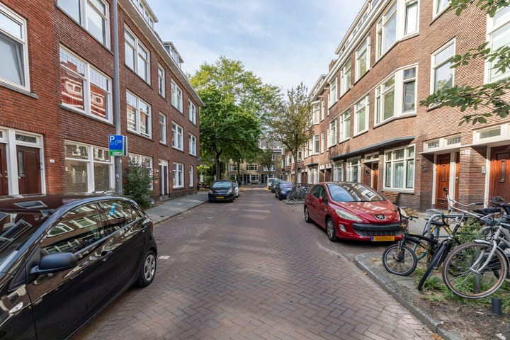 Photo 6 of Geertsemastraat 11-A