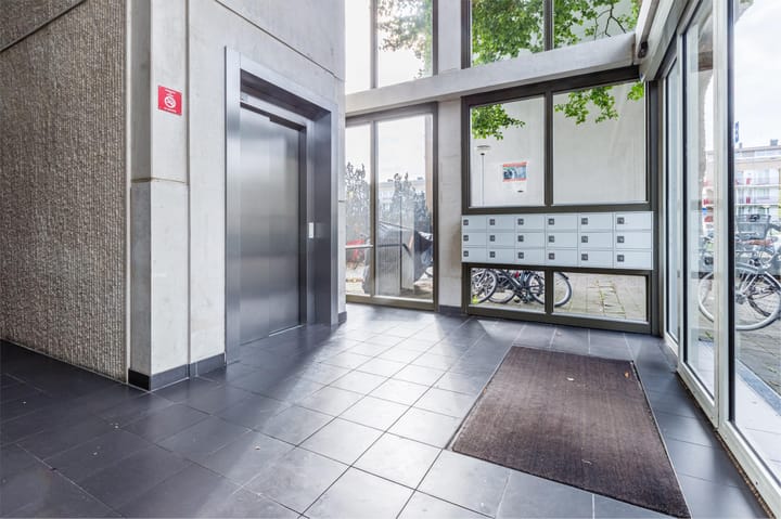 Photo 4 of Leenhofstraat 39