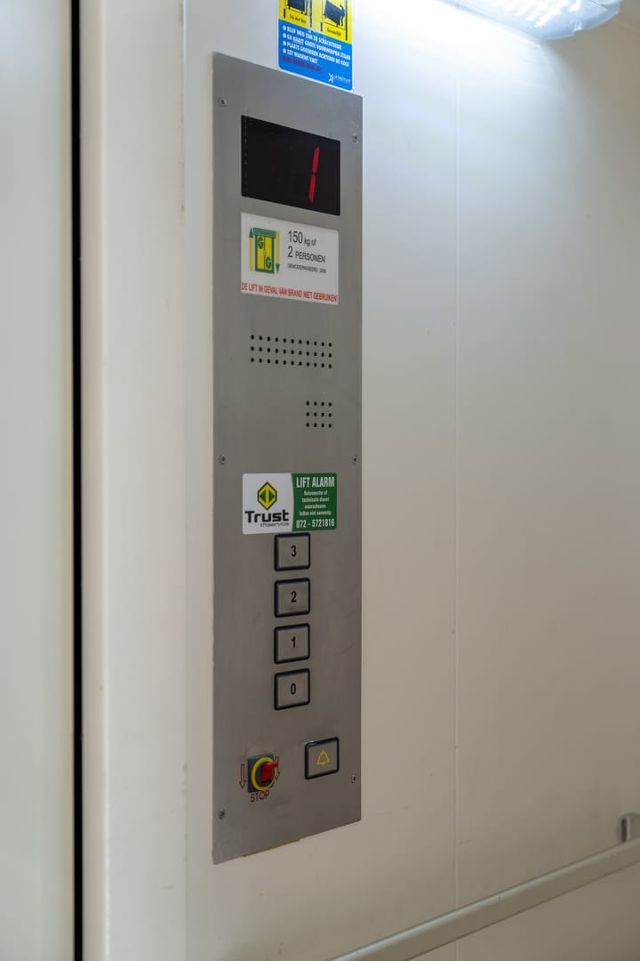 Photo 6 of Hondecoeterstraat 4-1