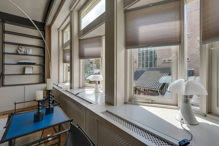 Photo 14 of Hondecoeterstraat 4-1