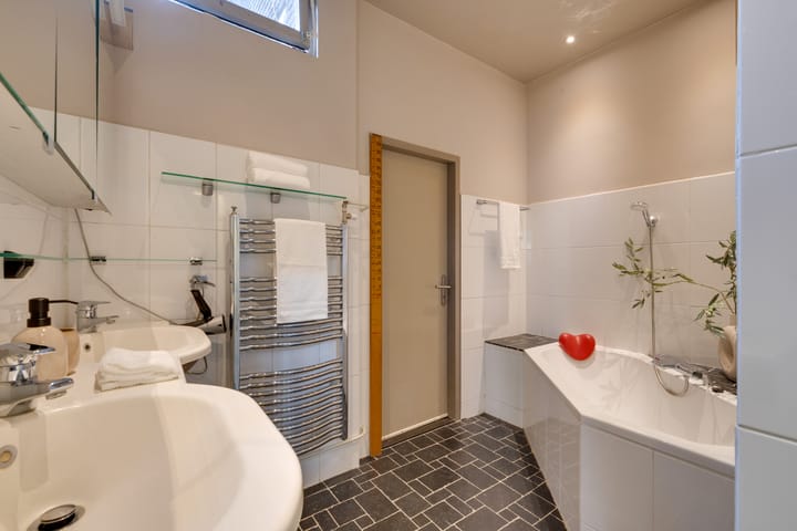 Photo 33 of Hondecoeterstraat 4-1