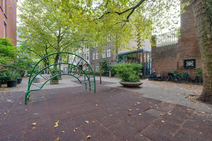 Photo 41 of Hondecoeterstraat 4-1